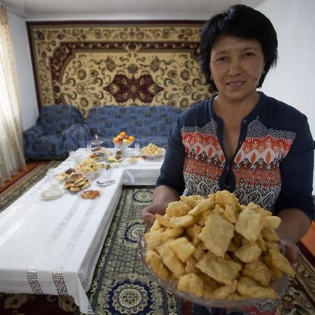 Nurgul Hotell Bokonbayevo Eksteriør bilde